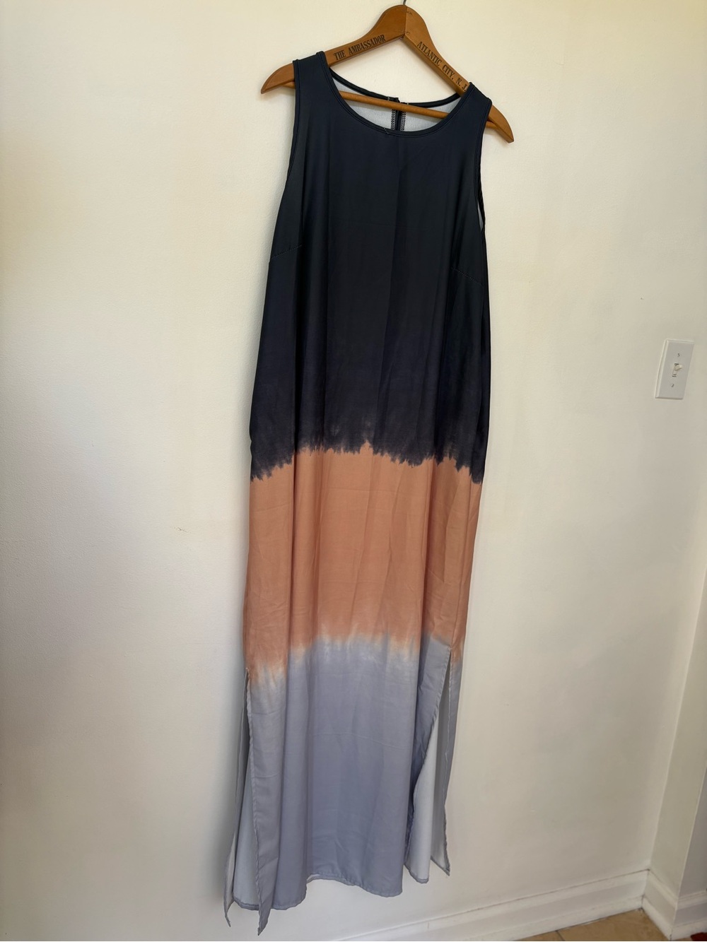 Sleeveless Colorblock Maxi Dress in Navy, Rust & Light Gray